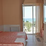 Perla Hotel 3*
