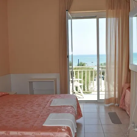 Perla Hotel 3*